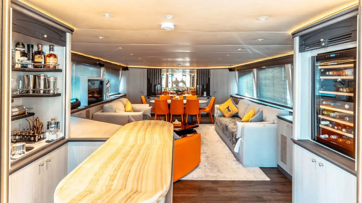 Azimut 100 superyacht rental Dubai photo 13