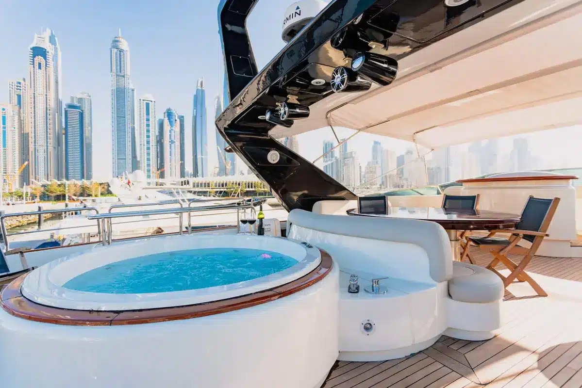 Azimut 100 superyacht rental Dubai photo 7