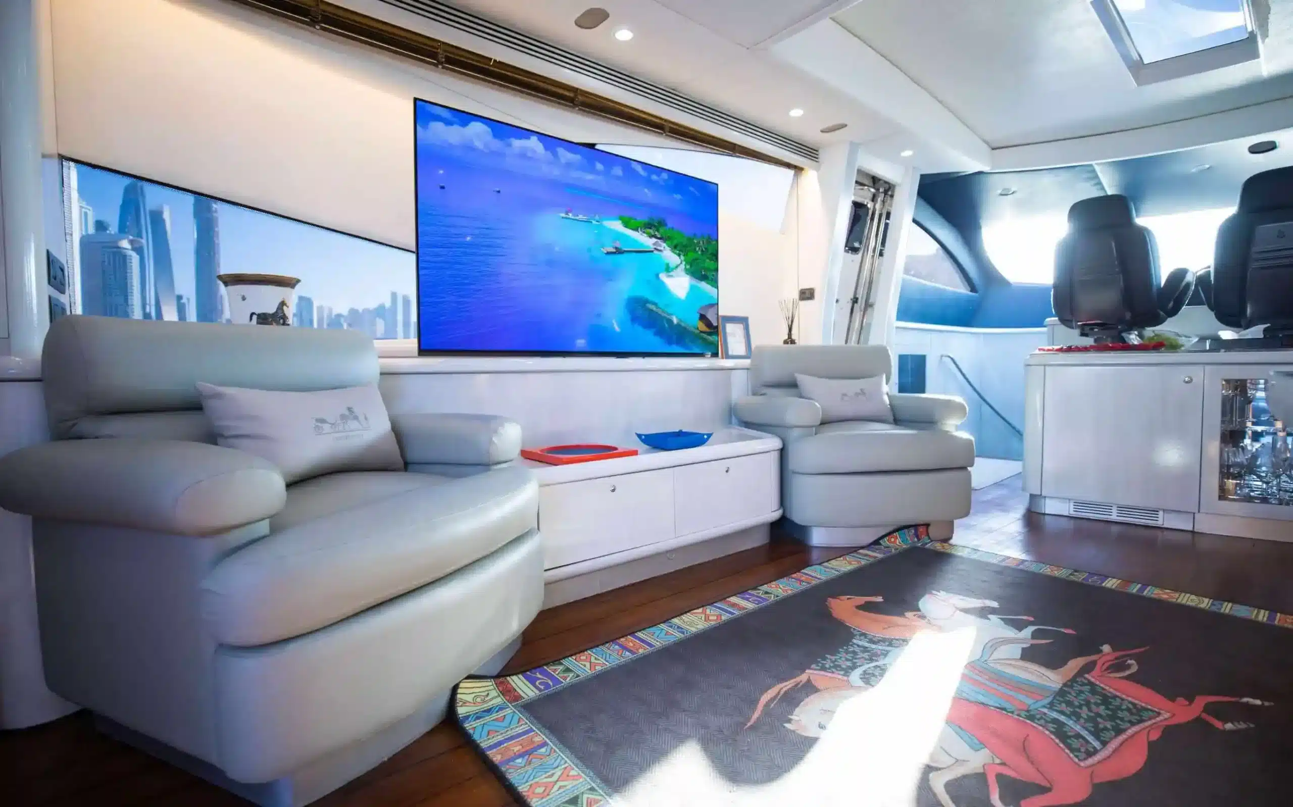 Black Predator 95 yacht rental Dubai photo 4