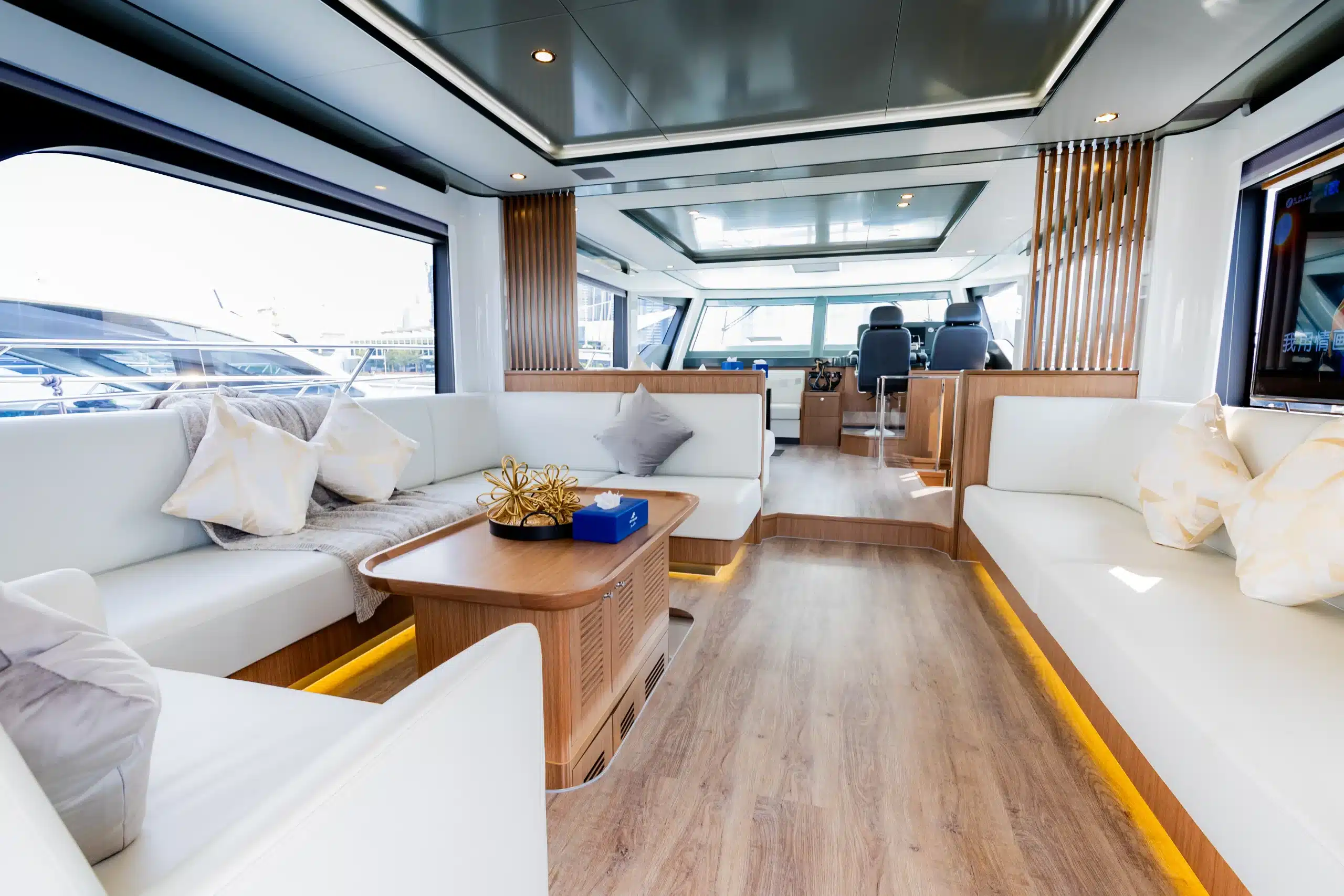 Eva 65 yacht rental Dubai photo 10