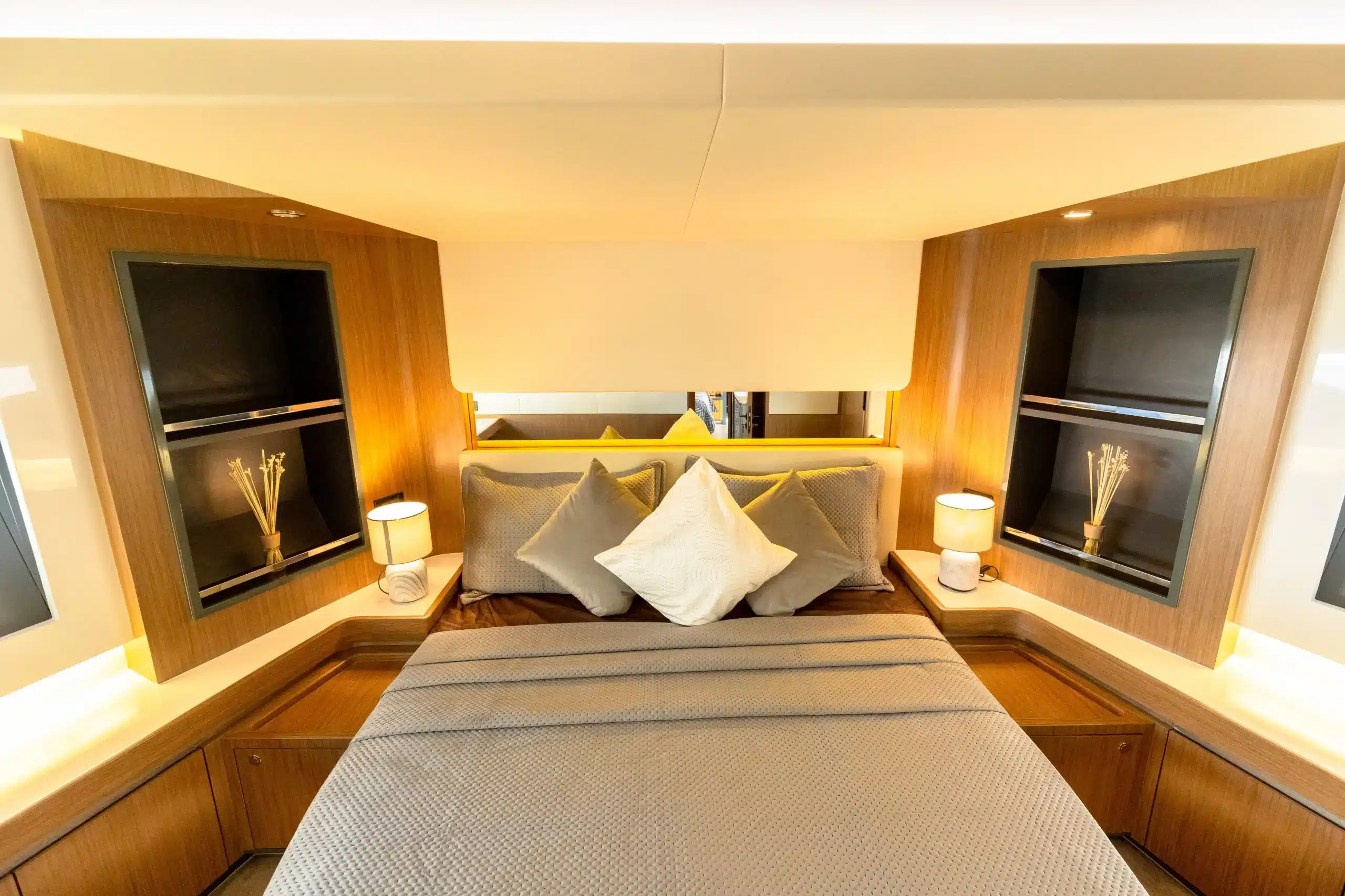 Eva 65 yacht rental Dubai photo 15