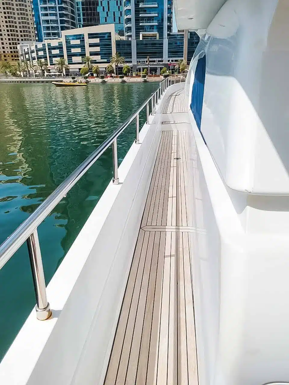 Vivir yacht exterior deck in Dubai Marina