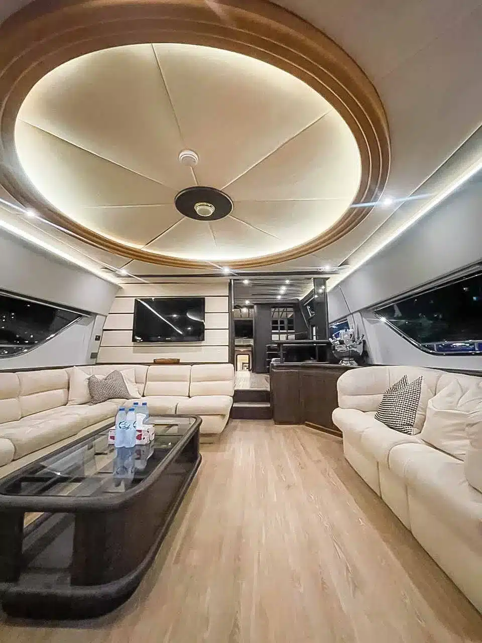 Vivir yacht main salon with lounge seating