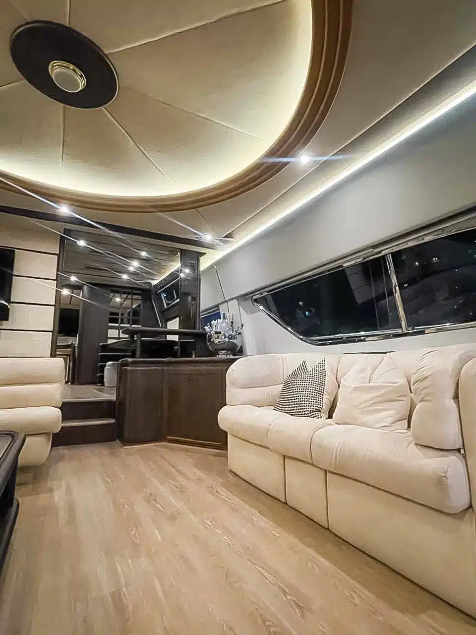 Vivir yacht main salon with lounge seating