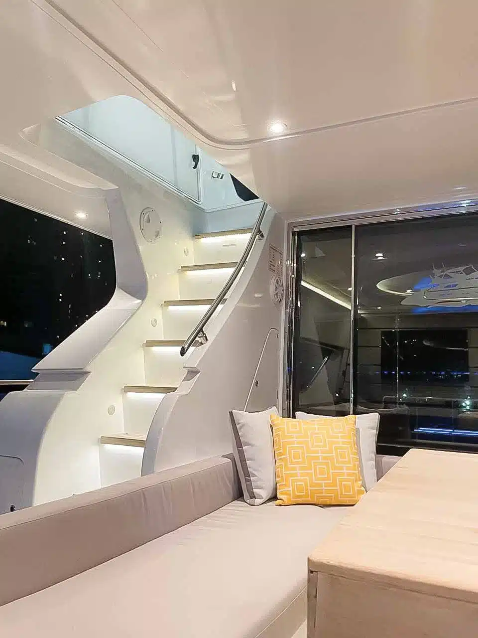 Vivir yacht main salon with lounge seating
