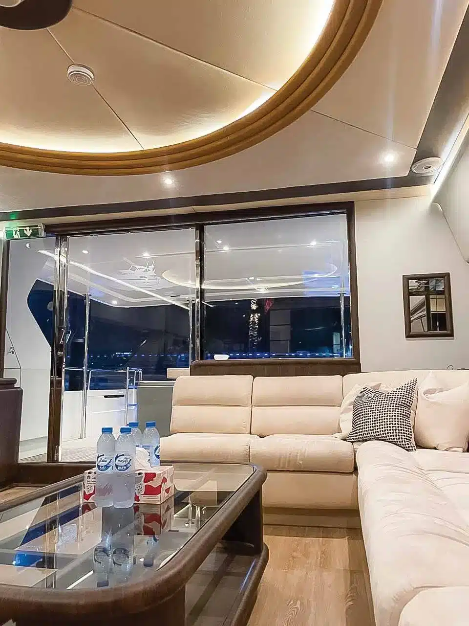 Vivir yacht main salon with lounge seating
