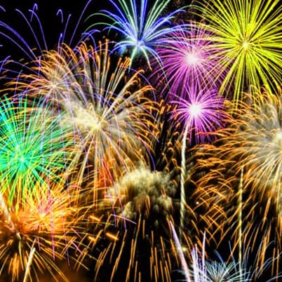 Los fuegos artificiales están hechos de sustancias químicas secas