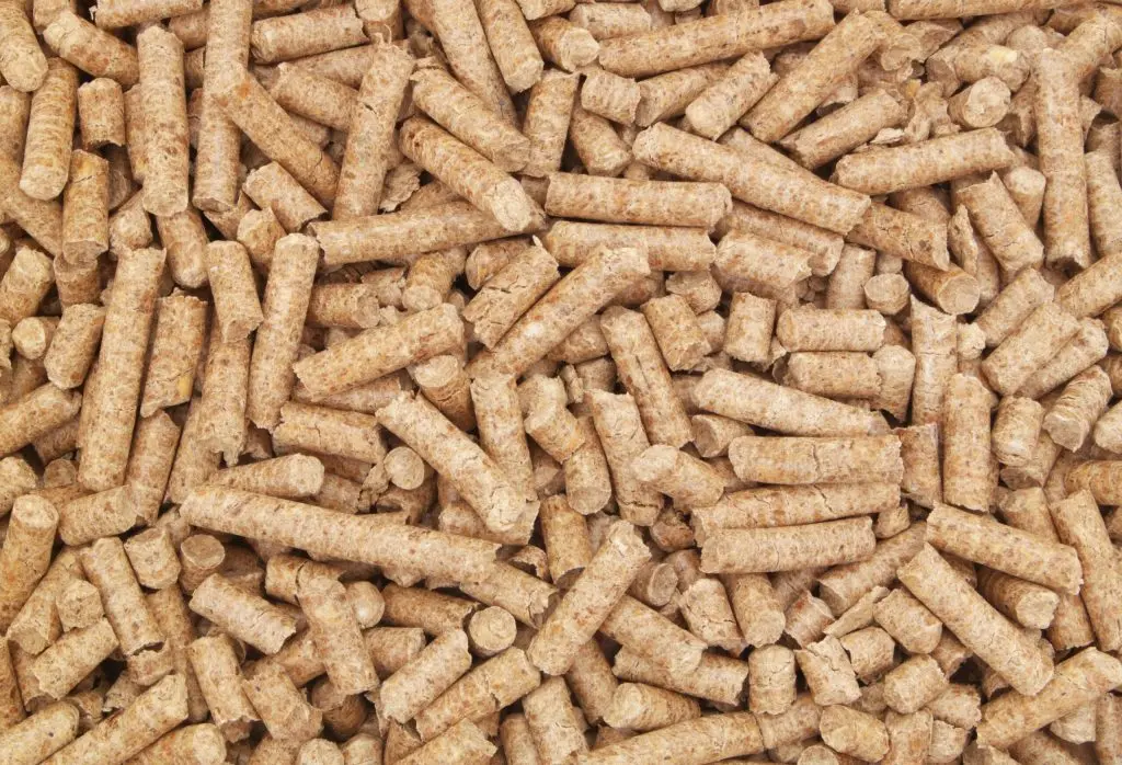 Natürliche Holzpellets als Hintergrund oder Muster