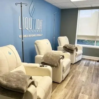 liquivida-lounge-chairs-milford-ct-768x1024