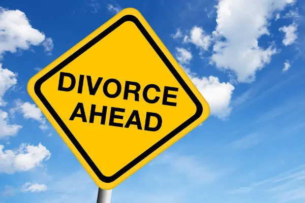 "divorce ahead" caution sign to symbolize preparing for divorce