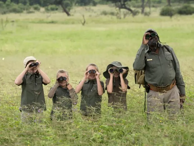 https://www.safariventures.com/wp-content/uploads/Guided-Safari-for-Kids1-1-640x480.jpg