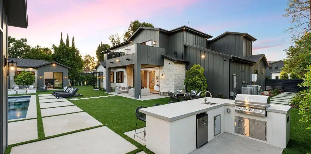 The Ultimate Guide to Modern Landscape Design: Trends, Styles, and Best Practices