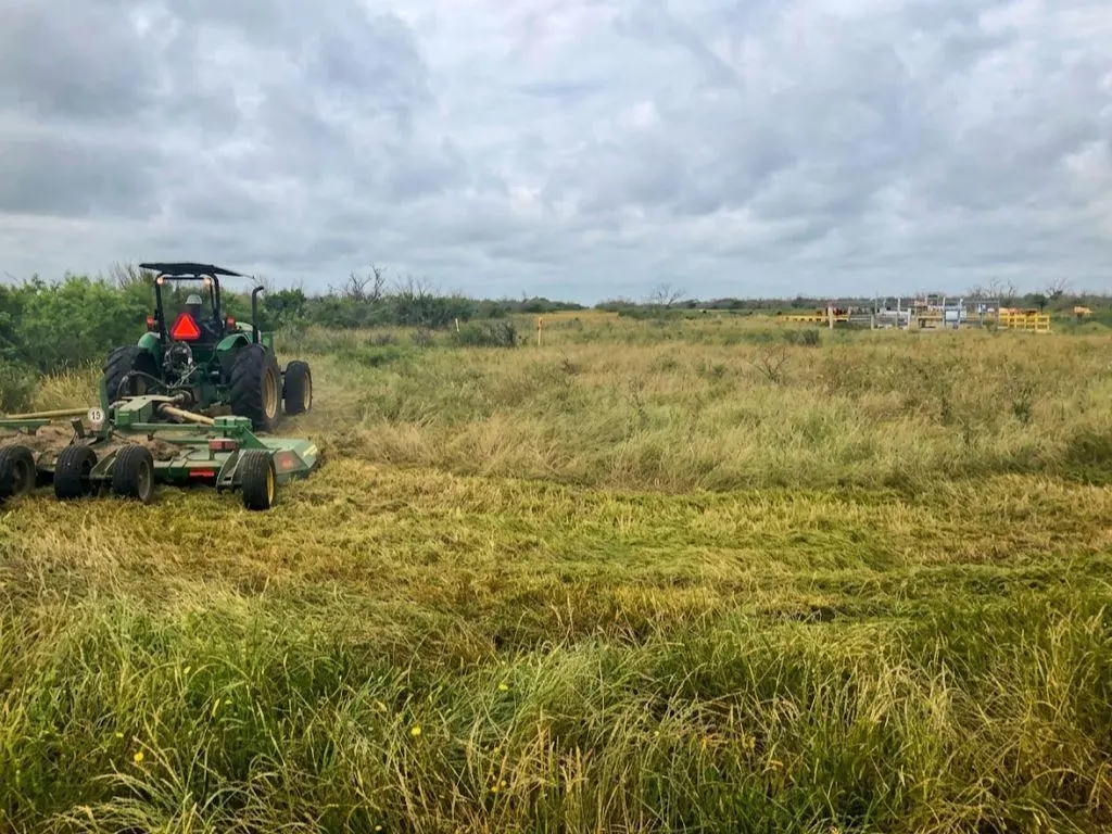 Stronghold Vegetation Management 16710 County Rd 569 Rosharon, TX 77583, USA 281 369 0321 commercial lawn mowing services (1)