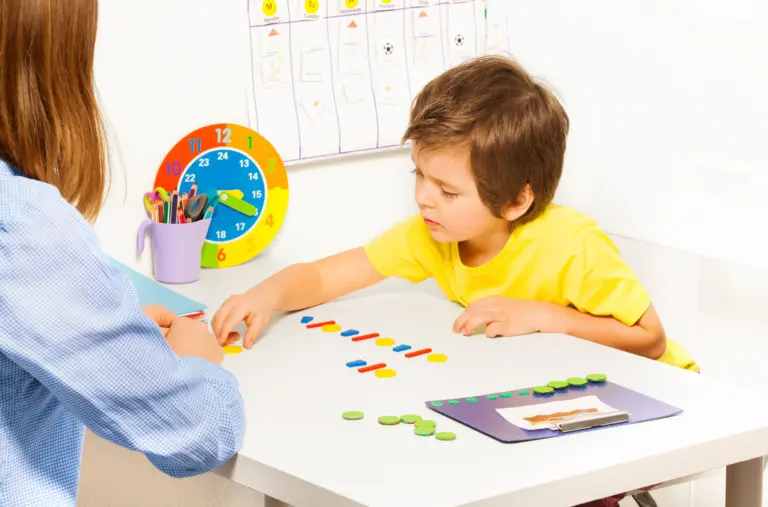 geotagged-3-01-768×507 Young mum teaching child to count at home