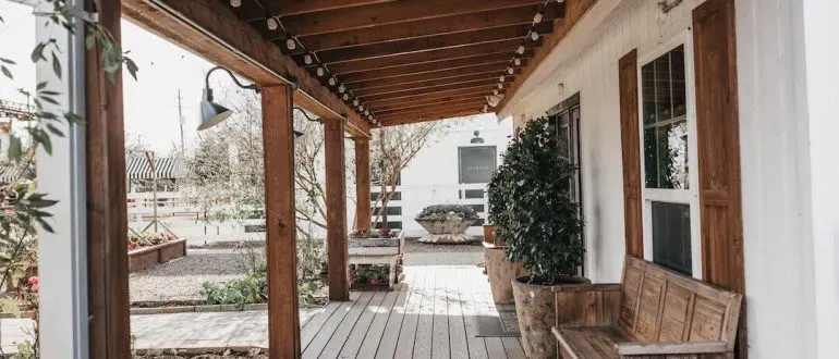 Why Hire Expert Pergola Builders for Your Dream Outdoor Space
