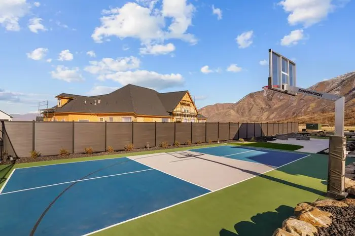 _DSC5906 Backyard sport court with composite privacy fence by Diamond Decks