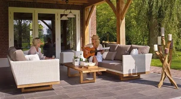 Stunning Backyard Revamps: Executing Ideas With Your Deck Builder
