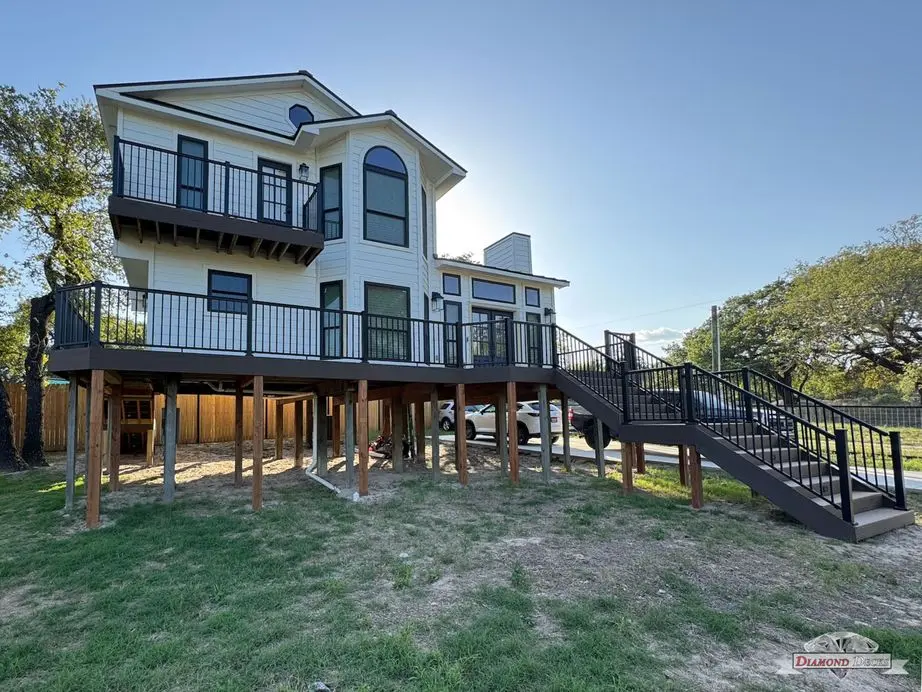 Deck railing project by Diamond Decks