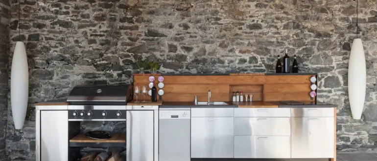 7 Features to Include in Your New Outdoor Kitchen
