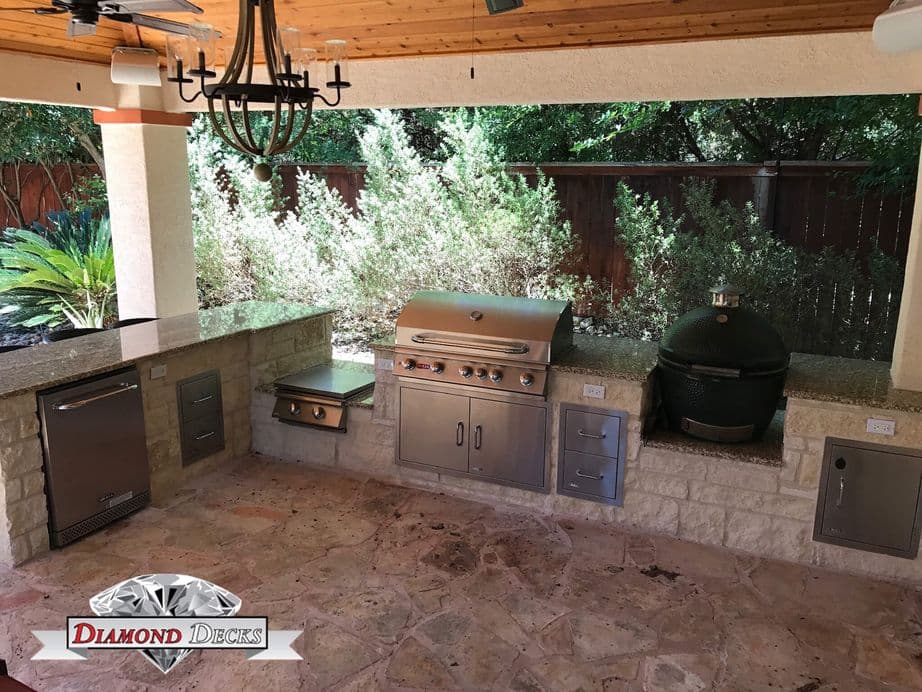 Contemporary outdoor kitchen