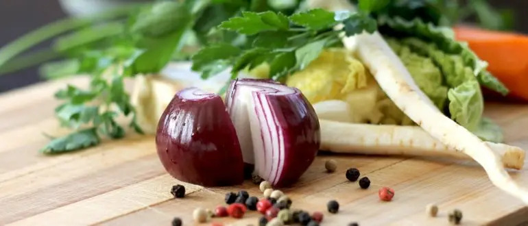 Taking Meal Time Outside: The Top Benefits of an Outdoor Kitchen