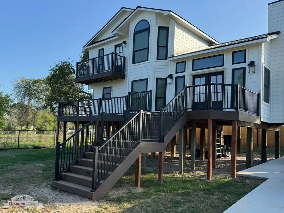 Deck railing project by Diamond Decks