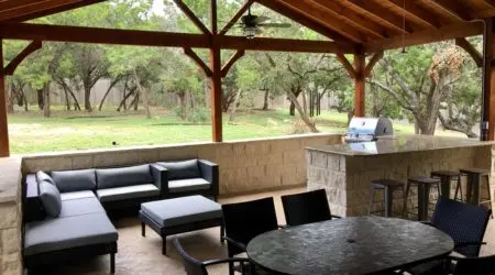 Outdoor-kitchen-construction