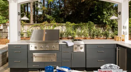 Modern contemporary Outdoor Kitchen