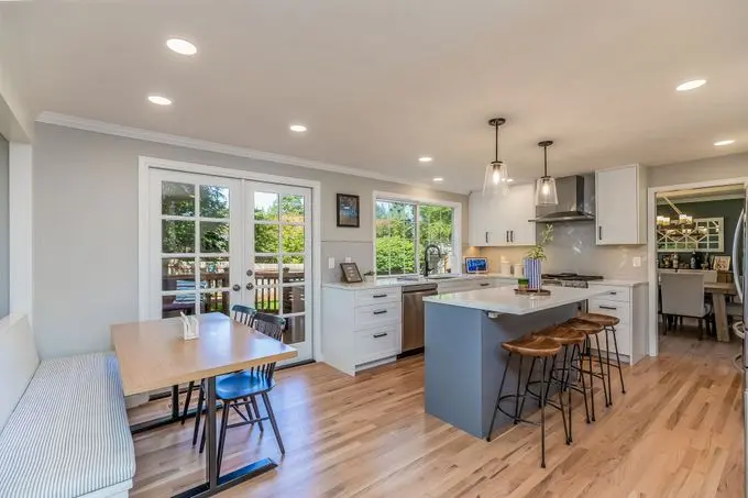 Kelly, Issaquah, WA, Kitchen Remodel. Custom kitchen remodel by Higgason Homes (nearby).