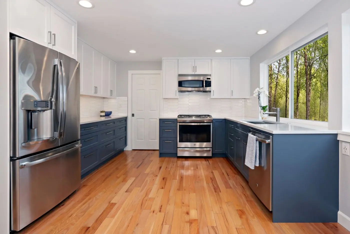 Custom kitchen remodel by Higgason Homes on the Eastside, near Renton, WA