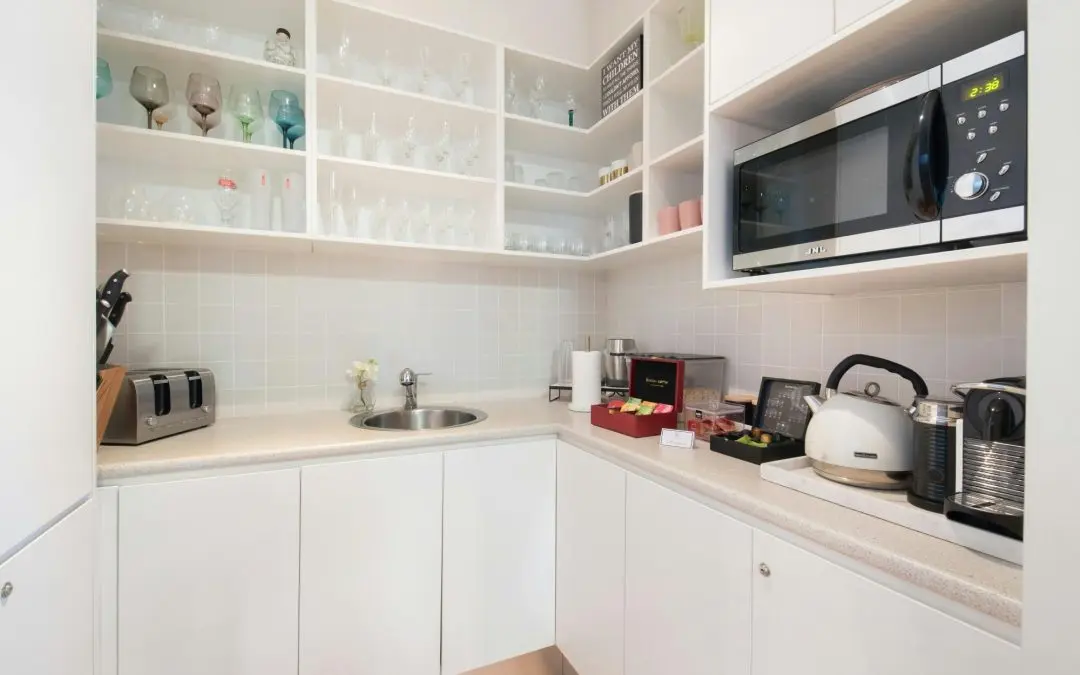 Kitchen Remodel: Open Shelving vs. Cabinets