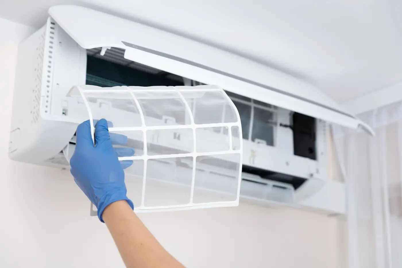 smock worker providing air cleaning service