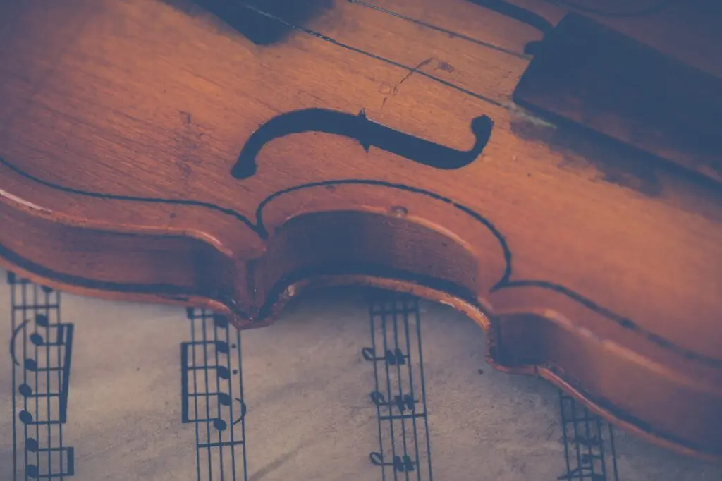 classic-classical-music-close-up-697672 Suzuki