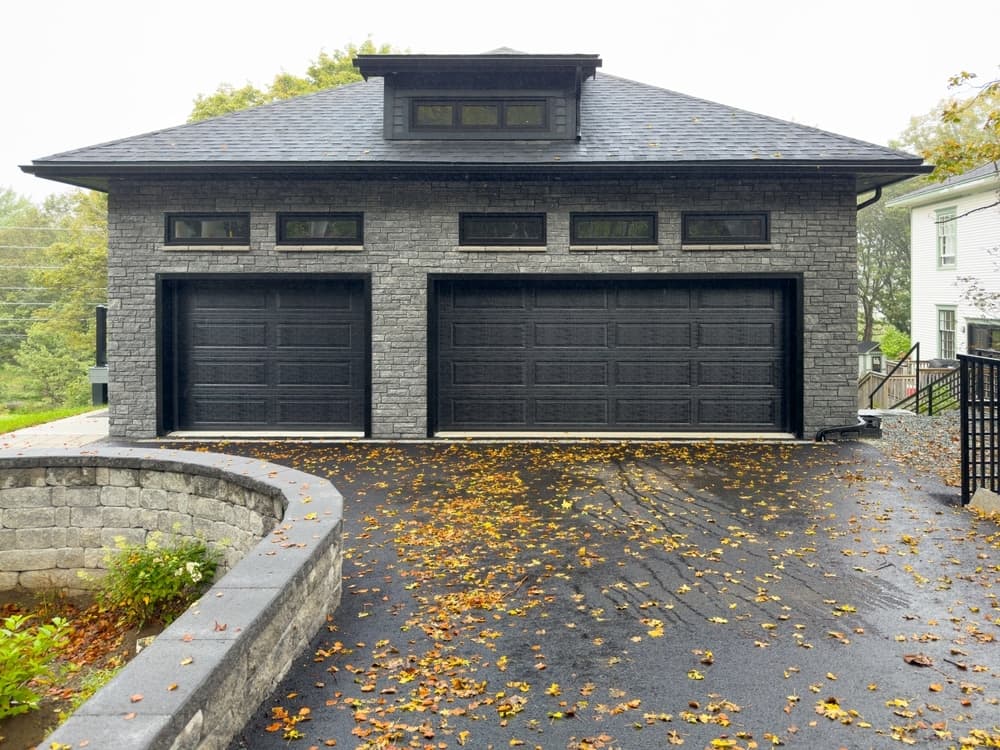 A Guide to Choosing the Best Residential Garage Door for Your Home