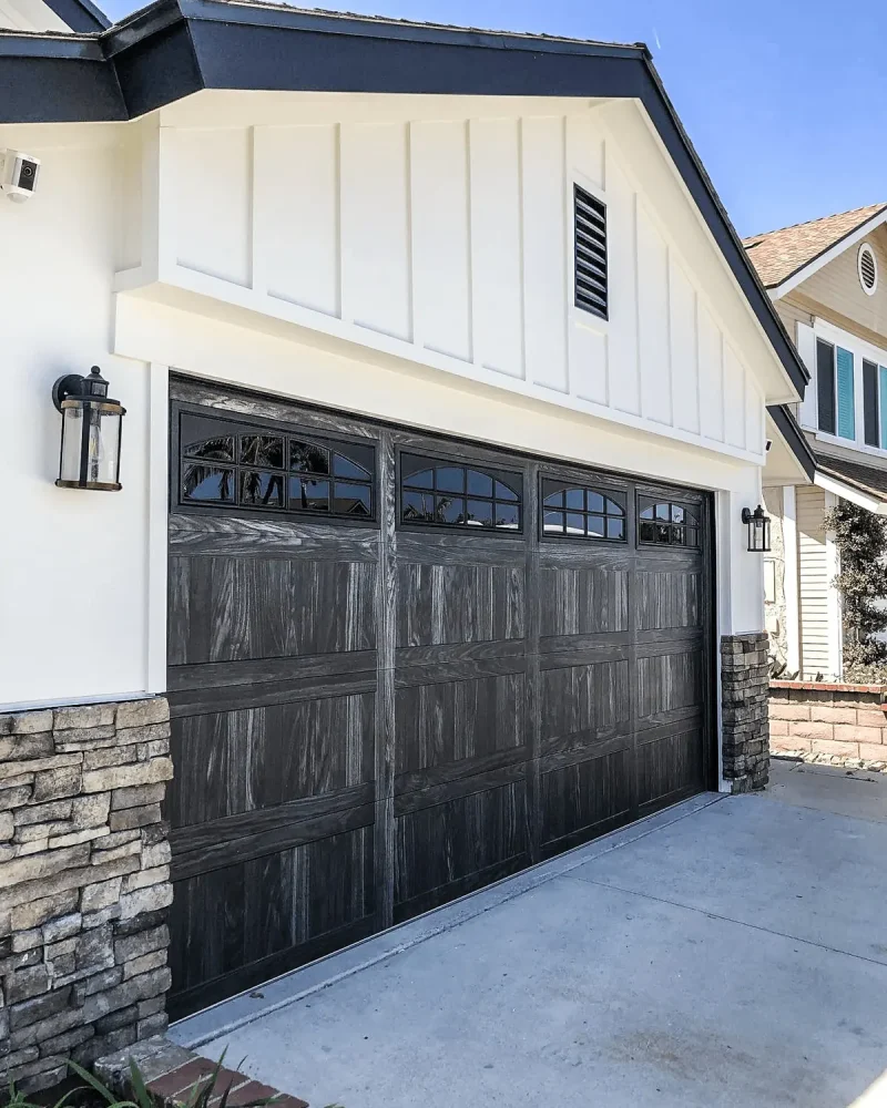 carbon-oak-stamped-carriage-house-garage-door-arched-windows-hampton-va
