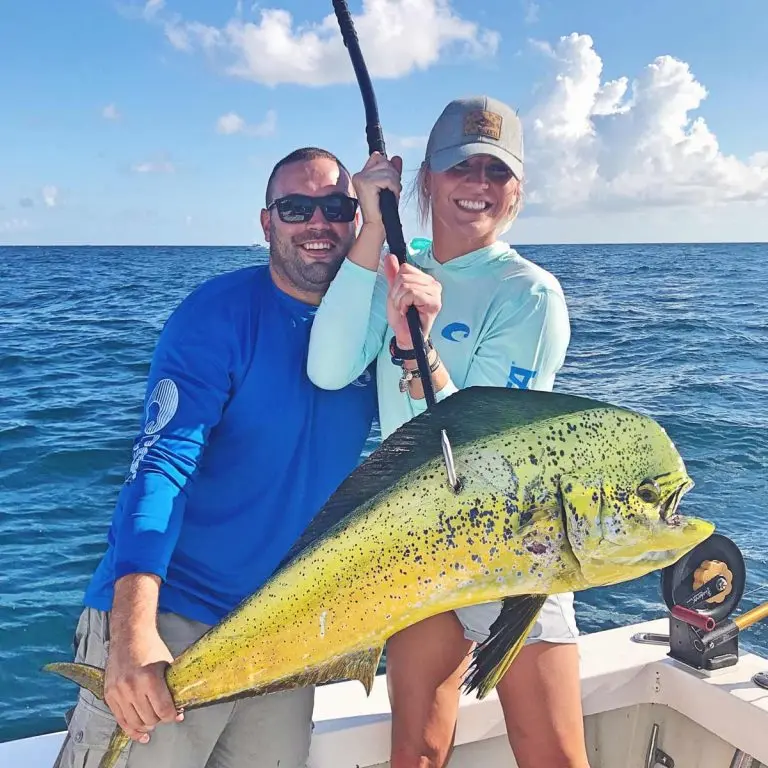 mahi couple fishing charter