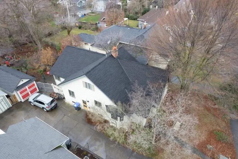 Completed shingle roof on a Walla Walla WA home by Alpine Roofing