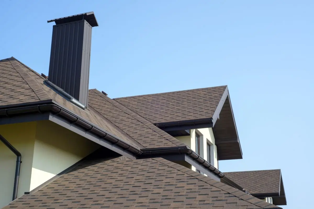 brown asphalt shingle roof