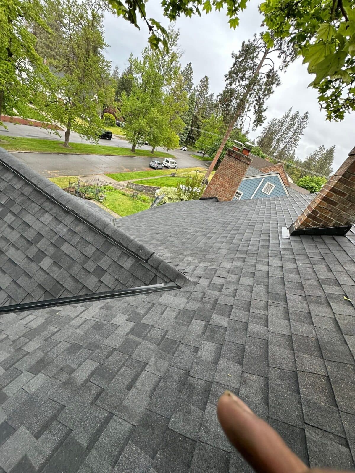 CertainTeed Landmark PRO Moire Black shingles on a home on West 21st Avenue in Spokane