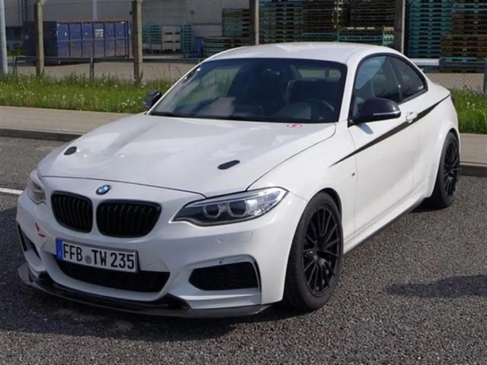 M235