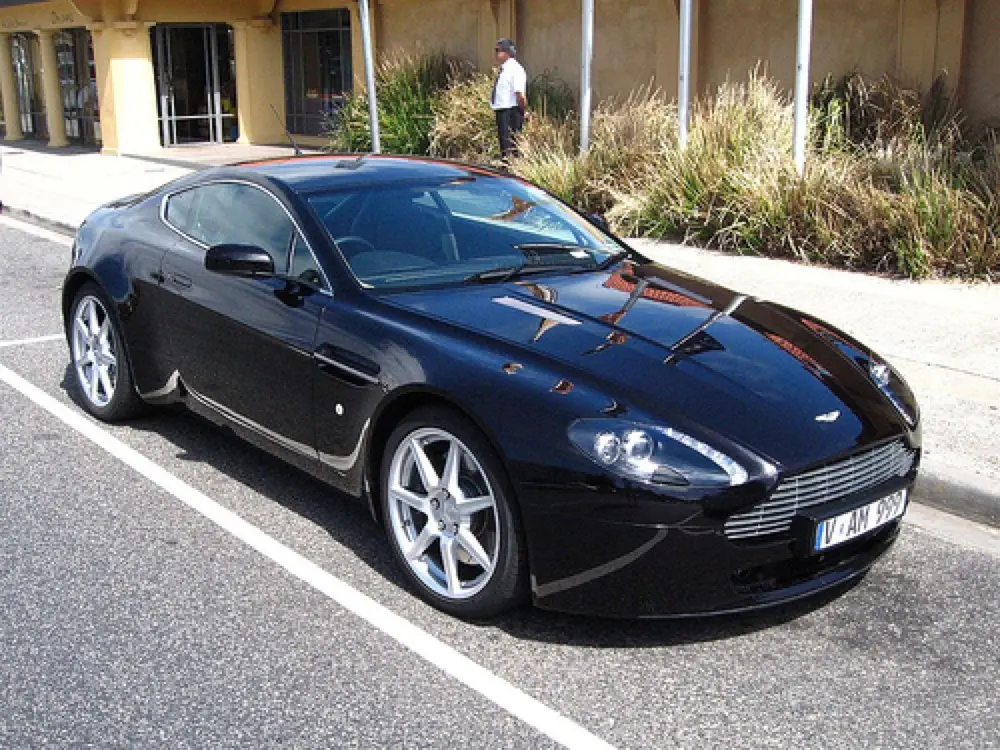 V8 Vantage