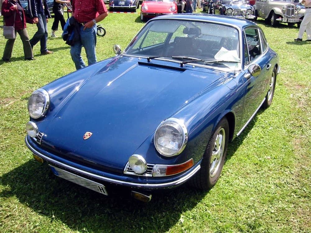 912