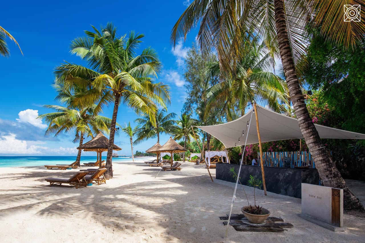 Luxury accommodation with beach and bar area at zuri zanzibar