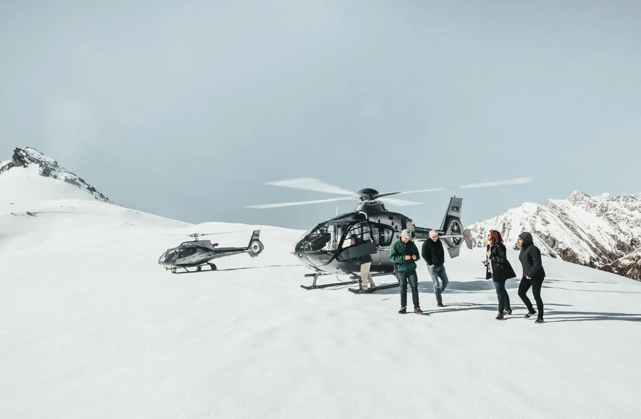 glacier-landing-in-new-zealand
