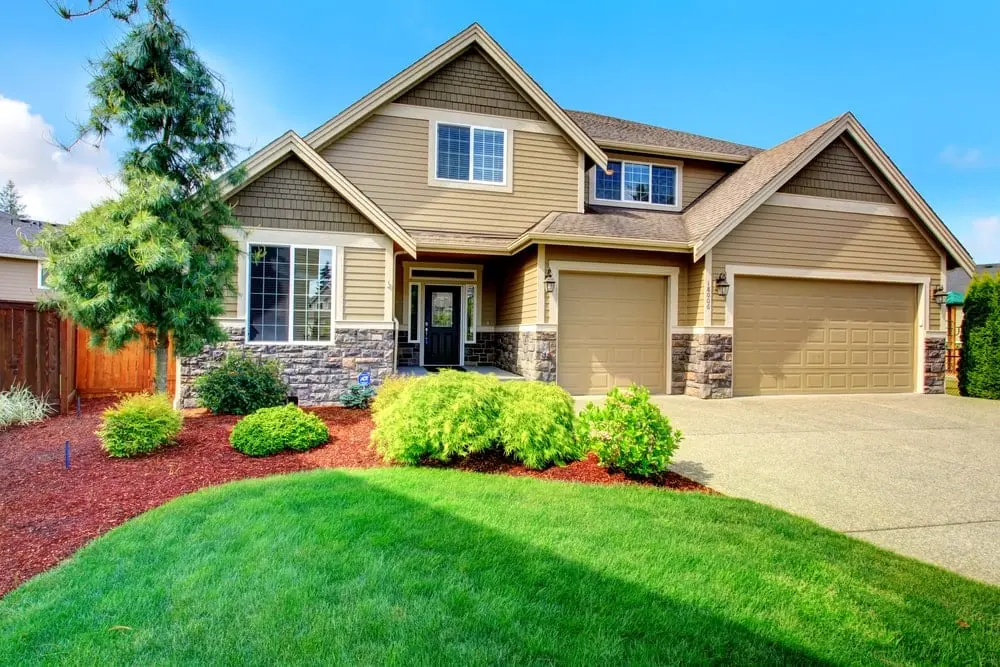 Luxury house with beautiful curb appeal