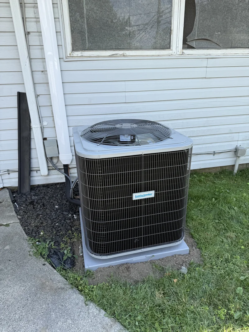 ac condenser beside white house