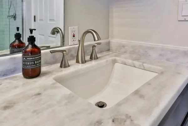 New Super White Countertops