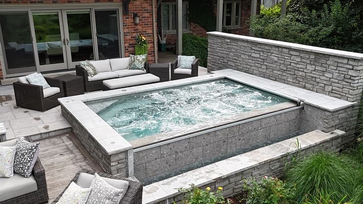 CUSTOM SPA WITH INFINITY EDGE