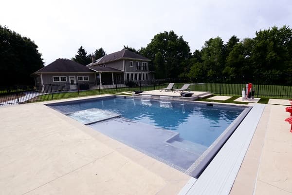 CUSTOM SWIMMING POOL WITH SPA
