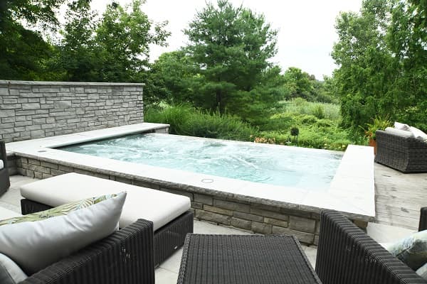 CUSTOM SPA WITH INFINITY EDGE